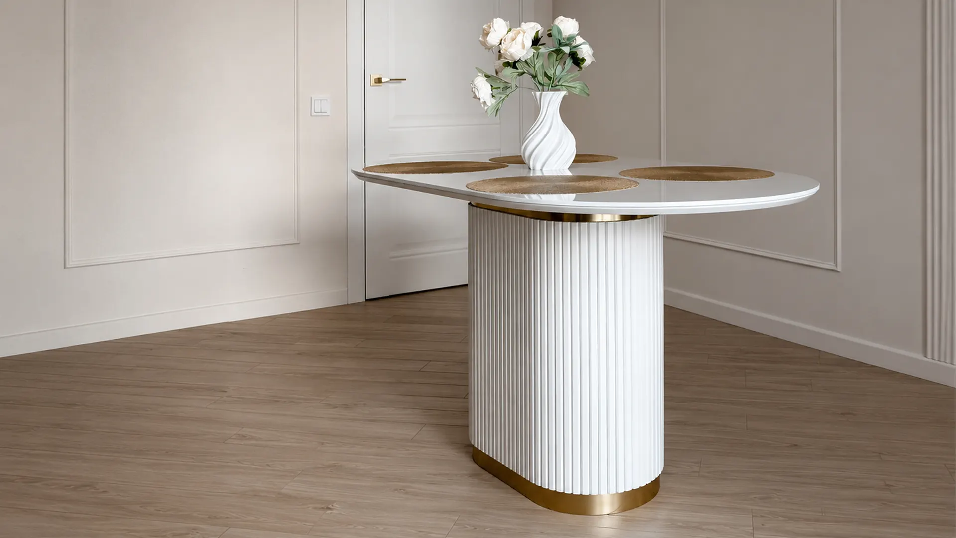 Интерьер с обеденной группой Galla Home